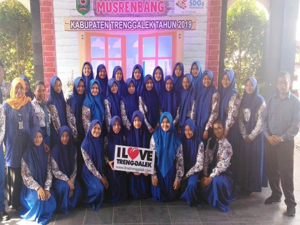 PADUAN SUARA “BAHANA SUWARA SMA Negeri 1 Karangan