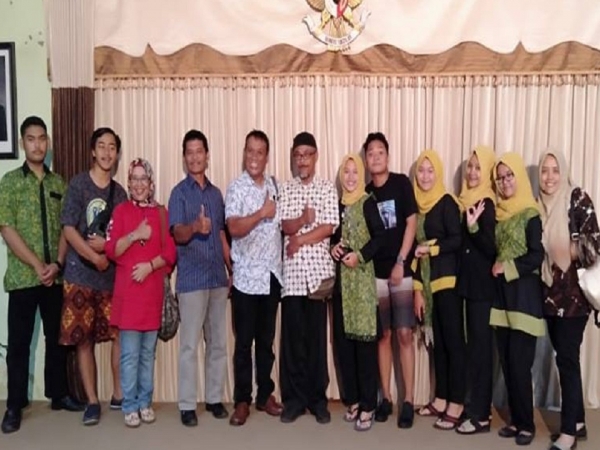 TIM MUSIKALISASI PUISI SMAN 1 KARANGAN TRENGGALEK