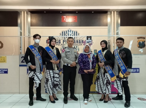DUTA LANTAS POLRES TRENGGALEK 2022 MERUPAKAN SISWA SMANESKA