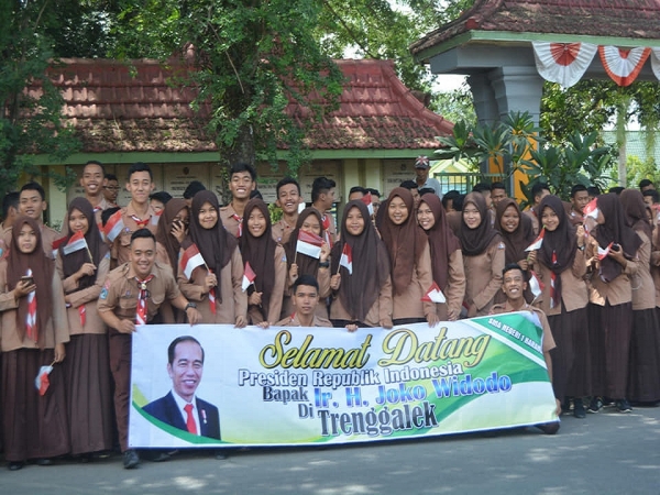 Selamat Datang Di Trenggalek IR. H. JOKO WIDODO Presiden RI