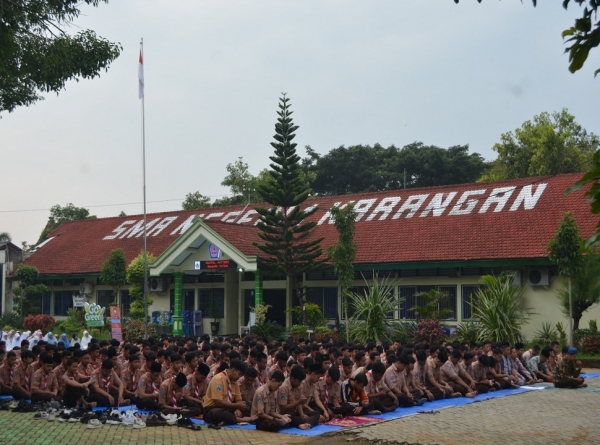 SMANESKA GELAR MAJELIS RUTINAN JUMAT PENYEJUK HATI