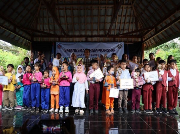 LOMBA MEWARNAI SC#2 TINGKAT TK/SD OLEH SMAN 1 KARANGAN