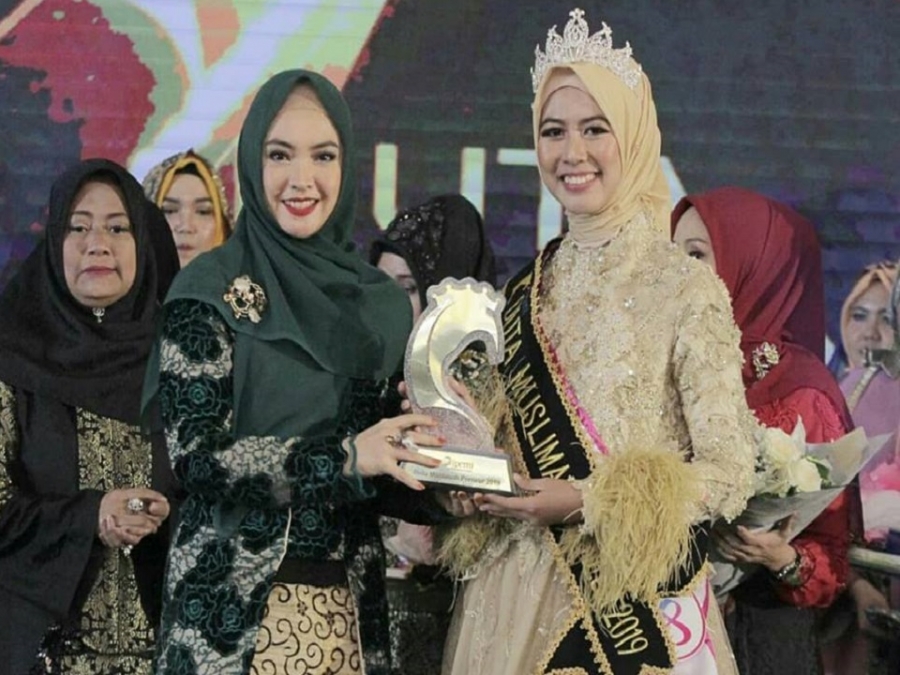 MBAKYU BERDIT ZANZABELA MEWAKILI JAWA TIMUR RAIH