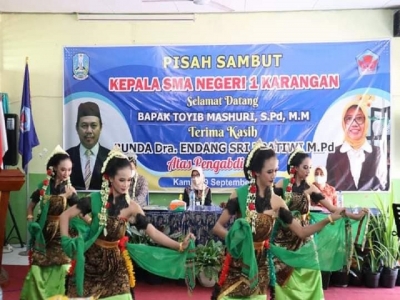 TARI GAMBYONG PAREANOM DAN CUCUK LAMPAH ESKUL PPST NGESTI LARAS BUDAYA