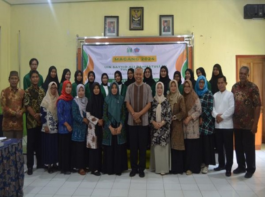 PEMBUKAAN MAGANG UIN SATU TULUNGAGUNG DI SMAN 1 KARANGAN