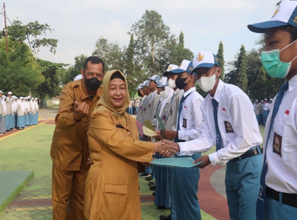 PEMENANG LOMBA BAZAR PKWU PUNCAK PERINGATAN DIES NATALIS KE-31