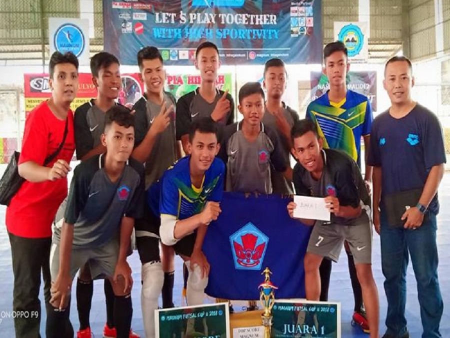 TIM FUTSAL SMA NEGERI 1 KARANGAN (B) RAIH “JUARA 1”
