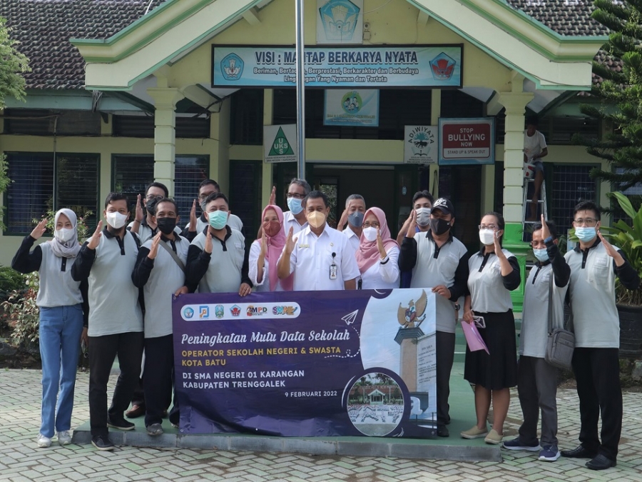 Acara Peningkatan Mutu Data Sekolah Operator Sekolah Swasta/Negeri Kota Batu di SMAN 1 KARANGAN