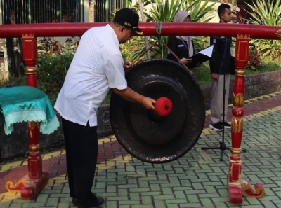 PEMBUKAAN CLASS MEETING SMANESKA OLEH KEPALA SEKOLAH
