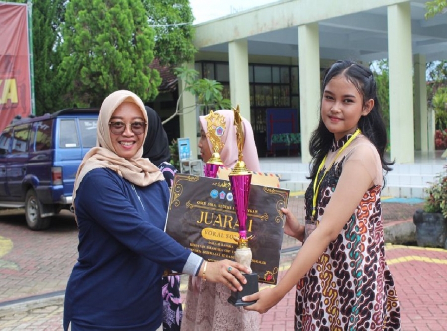 SMPN 1 Trenggalek JUARA 1 VOKAL SOLO SMANESKA CUP 2023