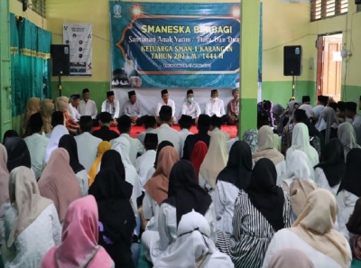 SMANESKA GELAR SANTUNAN ANAK YATIM,PIATU DAN DUAFA