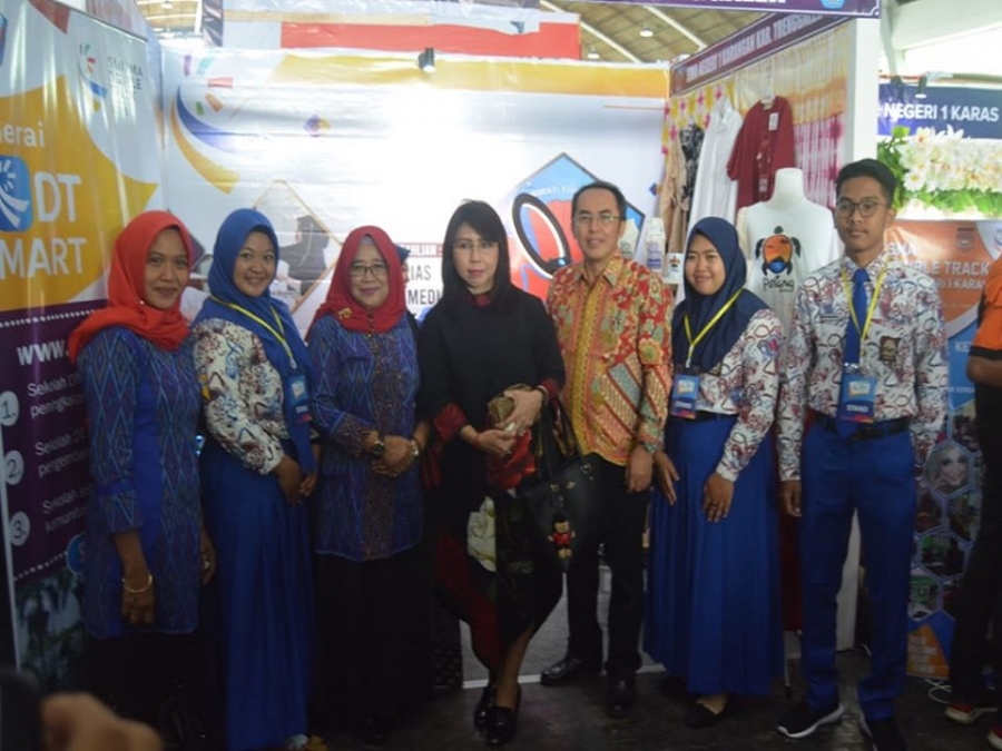 "FESTIVAL SMA DOUBLE TRACK TAHUN 2019" di SURABAYA