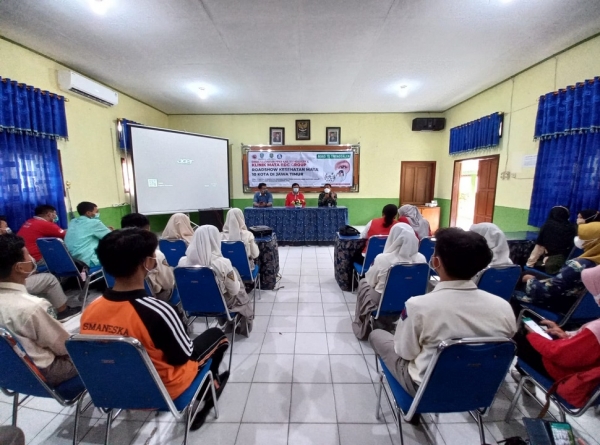 SMANESKA MENJADI TEMPAT ROADSHOW KESEHATAN MATA