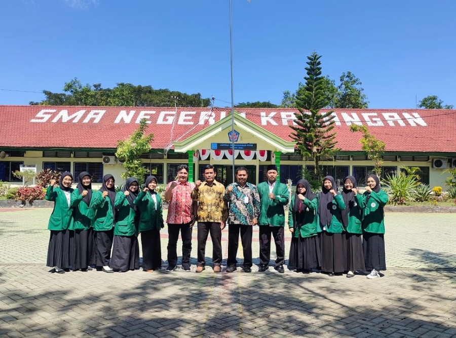 10 MAHASISWA UINTA SELESAIKAN MAGANG 1 DI SMANESKA