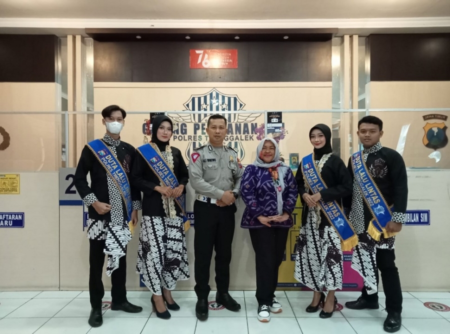 DUTA LANTAS POLRES TRENGGALEK 2022 MERUPAKAN SISWA SMANESKA
