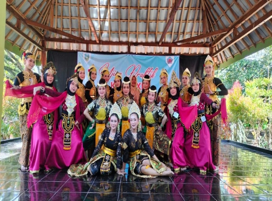 KELAS XII IPS 1 IKUTI UJIAN PRAKTIK  SENI BUDAYA TAHUN 2023