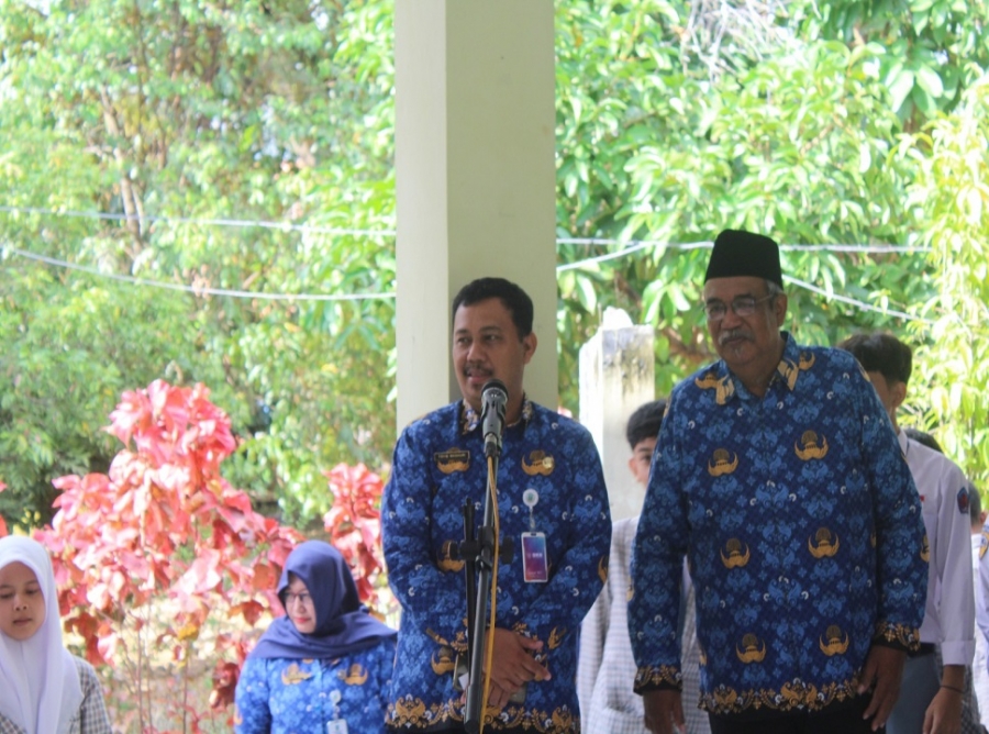 PEMILIHAN KETUA OSIS SMANESKA DIBUKA OLEH KEPALA SEKOLAH