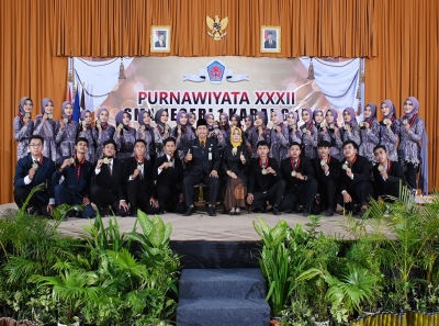 FOTO BERSAMA PURNAWIYATA SMAN 1 KARANGAN T/A 2022/2023