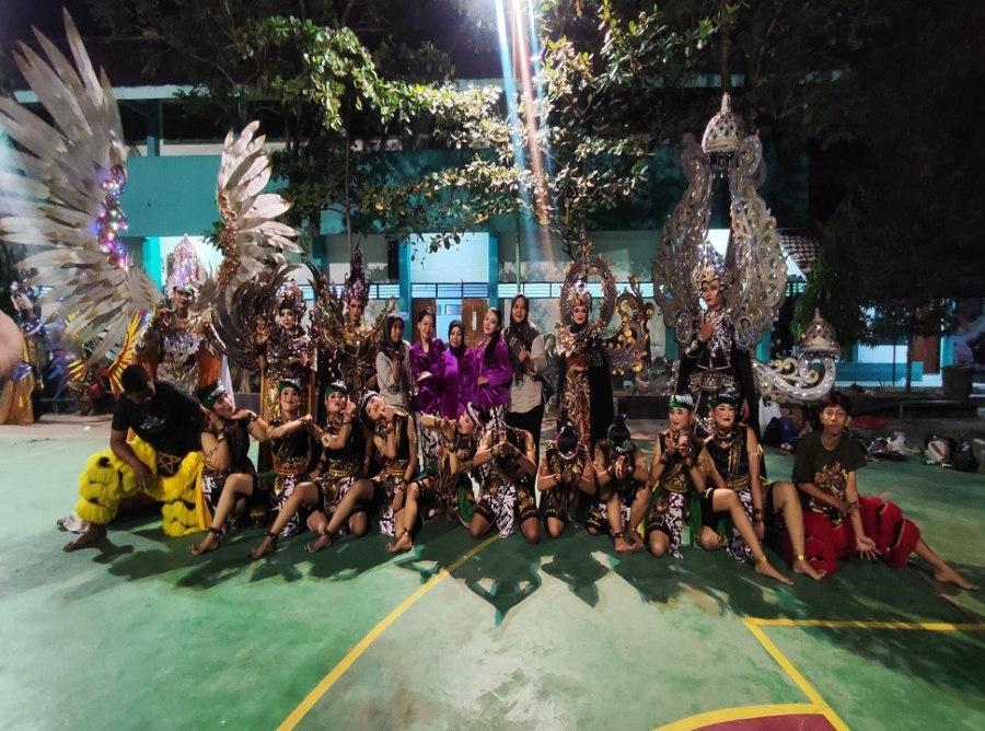 SISWA SISWI SMANESKA TAMPIL MEMUKAU PADA EVENT KNC 2024