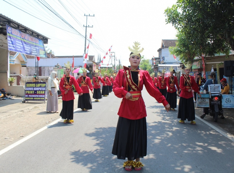 PERFORM SMAN 1 KARANGAN ADAT NIAS PADA KARNAVAL 2025