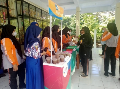 Double Track Tata Boga SMAN 1 Karangan Buka Lapak