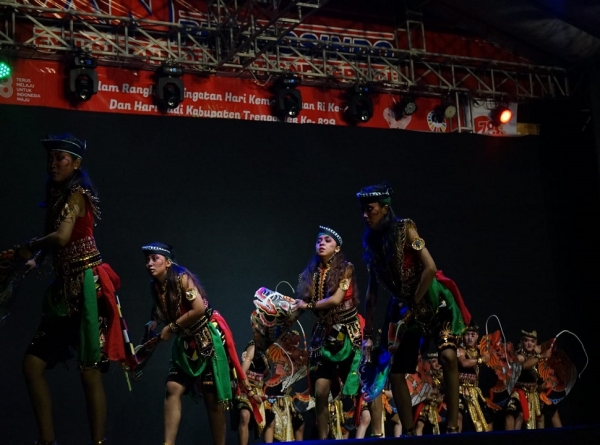 PPST NGESTI LARAS BUDAYA SMANESKA TAMPIL APIK DI TRENGGALEK