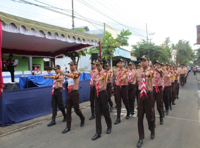 10 PELETON GERAK JALAN SMAN 1 KARANGAN RAIH JUARA UMUM
