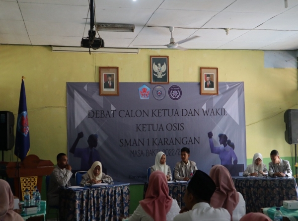 DEBAT TERBUKA BAGI CALON KETUA DAN WAKIL KETUA OSIS SMANESKA