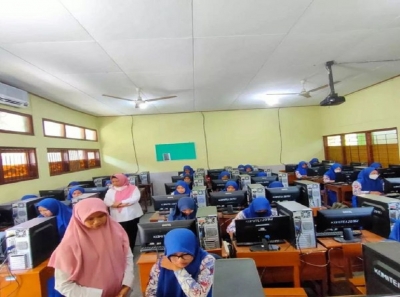 DT TATA BOGA SMANESKA TELAH MELAKSANAKAN UJIAN CBT