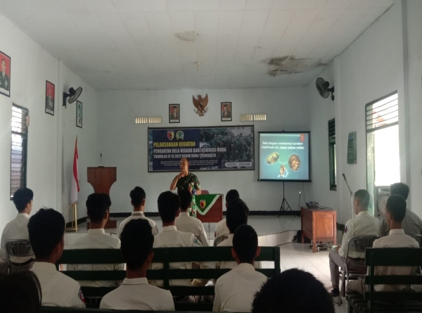 IKUTI KEGIATAN PENGUATAN BELA NEGARA KODIM 0806/TRENGGALEK