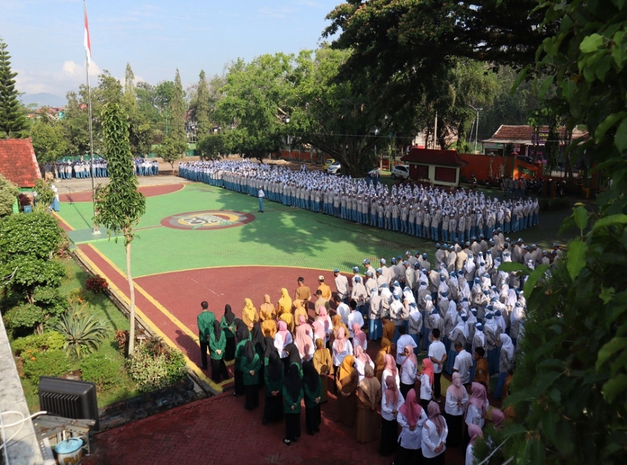 GELAR UPACARA BENDERA SMAN 1 KARANGAN, SENIN 21 OKTOBER 2024