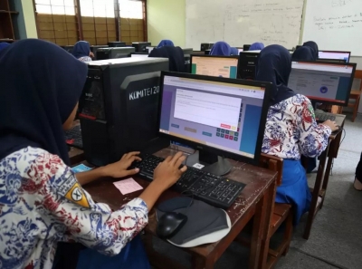 GIAT UJIAN CBT PROGRAM DIGITAL SKIL SMANESKA BERJALAN LANCAR