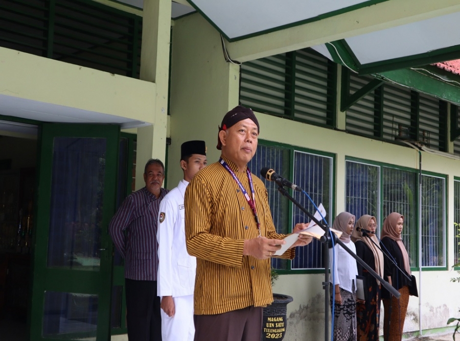 SMAN 1 KARANGAN GELAR UPACARA PERINGATAN HARDIKNAS 2024