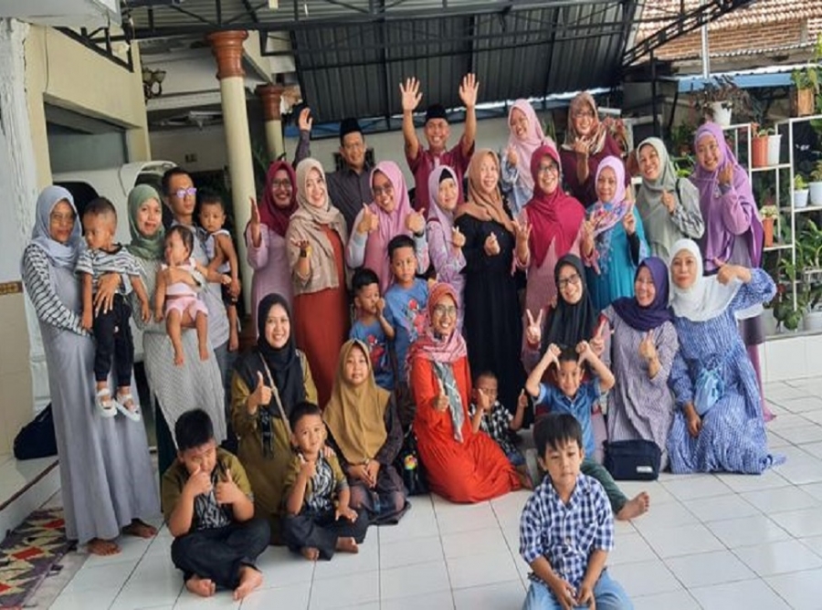 IBU GURU DAN TU SMAN 1 KARANGAN SILATUROHIM KERUMAH IBU RENI