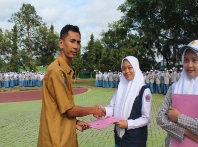 LAILATUL ROHMA (XI MIPA 1) JUARA 1 LOMBA ORASI ANTAR KELAS
